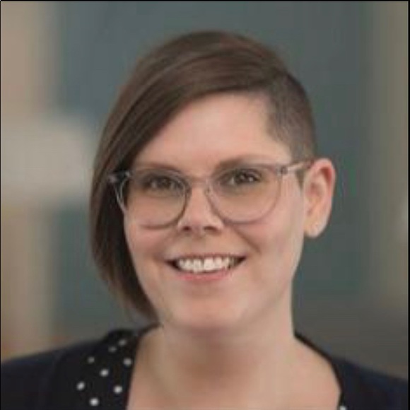 Meet your Posher, Julie - Picture 1 of 1